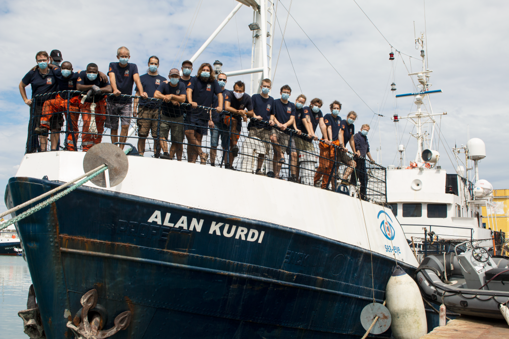 Crew der ALAN KURDI