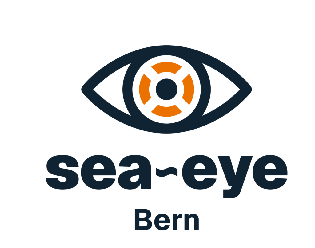 Ein stilisiertes Auge in Dunkelblau mit einem orangefarbenen Rettungsring als Iris. Darunter steht der Schriftzug „sea-eye“ in Dunkelblau, darunter der Name der Lokalgruppe "Bern".